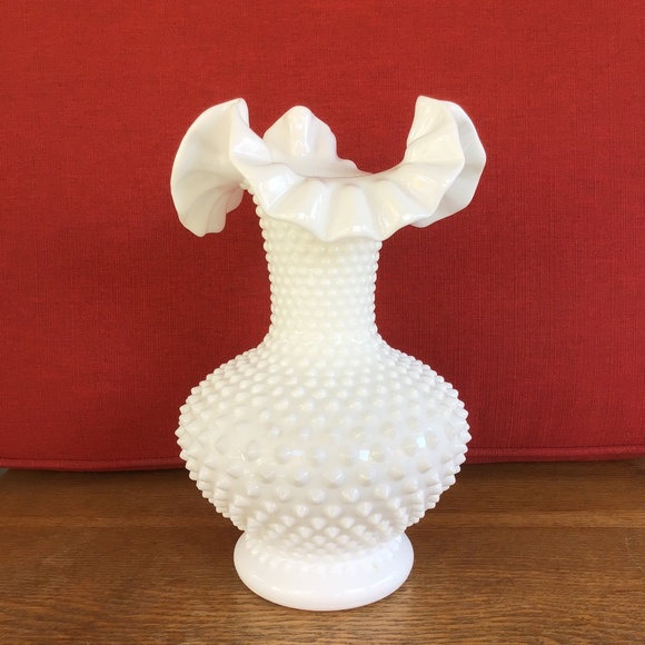 Vintage Fenton White Milk Glass Hobnail Vase Large Ruffled Edge - Picture 1 of 12